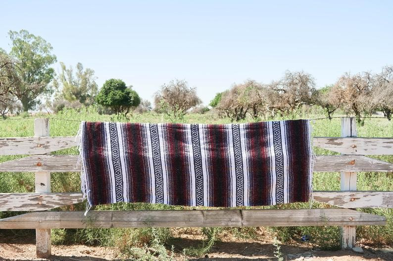 (130x170cm) Picknick Decke Outdoor Beach Tuch Gestreift mit Tassel - Rot / Grau