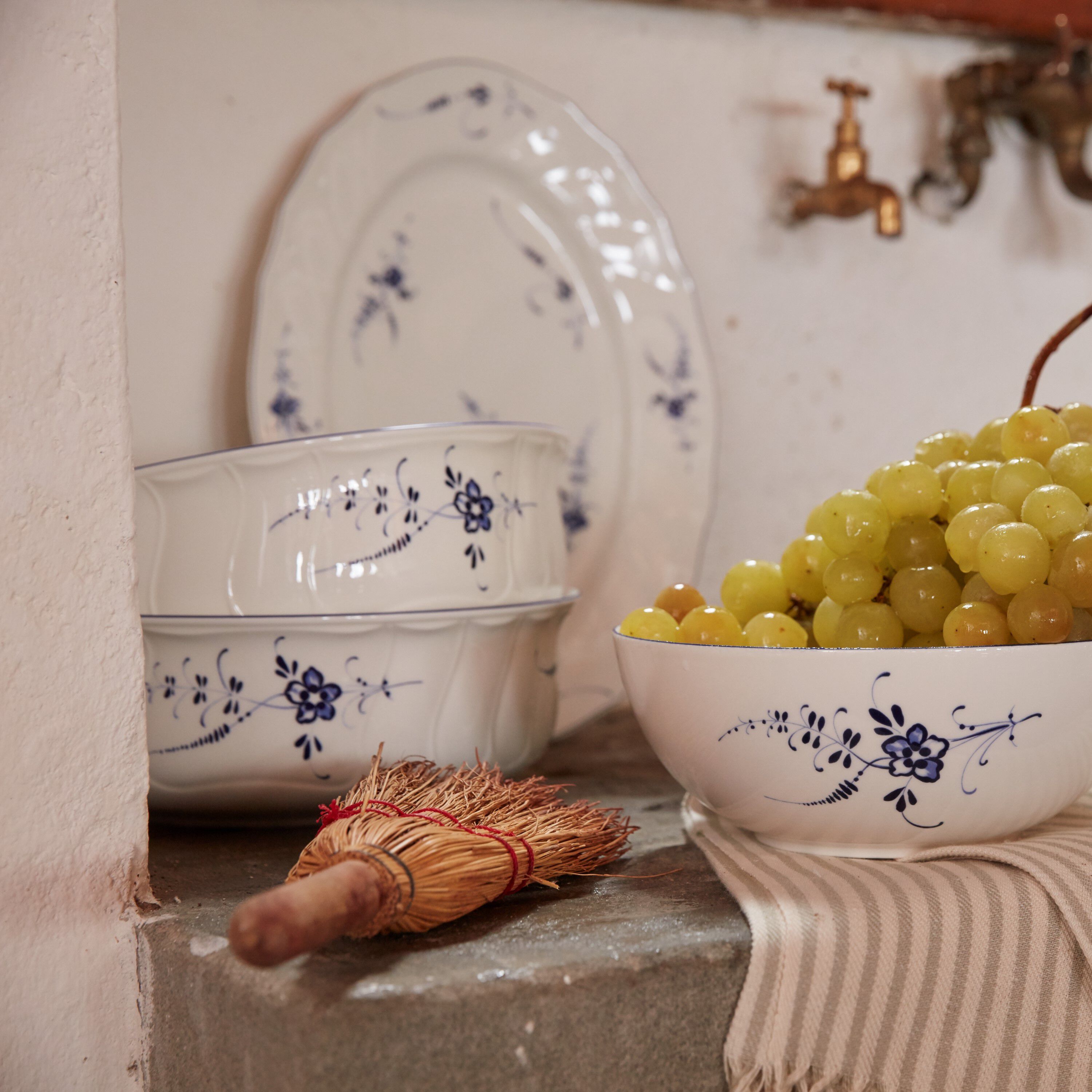 Vieux Luxembourg Salad serving bowl White, 37.2 oz, Premium Porcelain