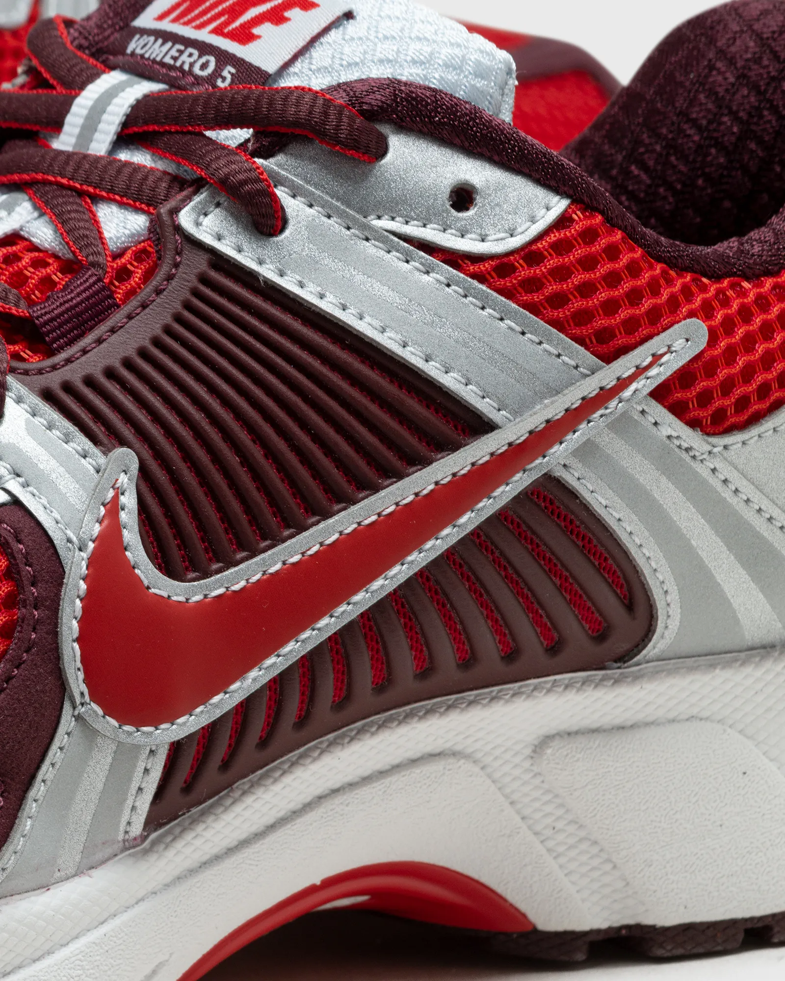 Nike WMNS NIKE VOMERO 5
