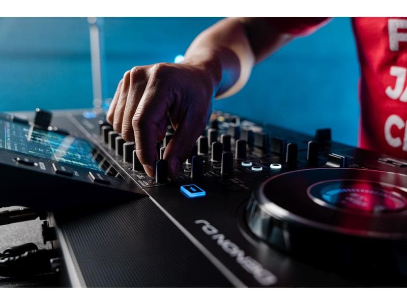 Denon DJ DJ-Controller SC Live 4 Schwarz 4-Deck Standalone DJ Controller mit WiFi