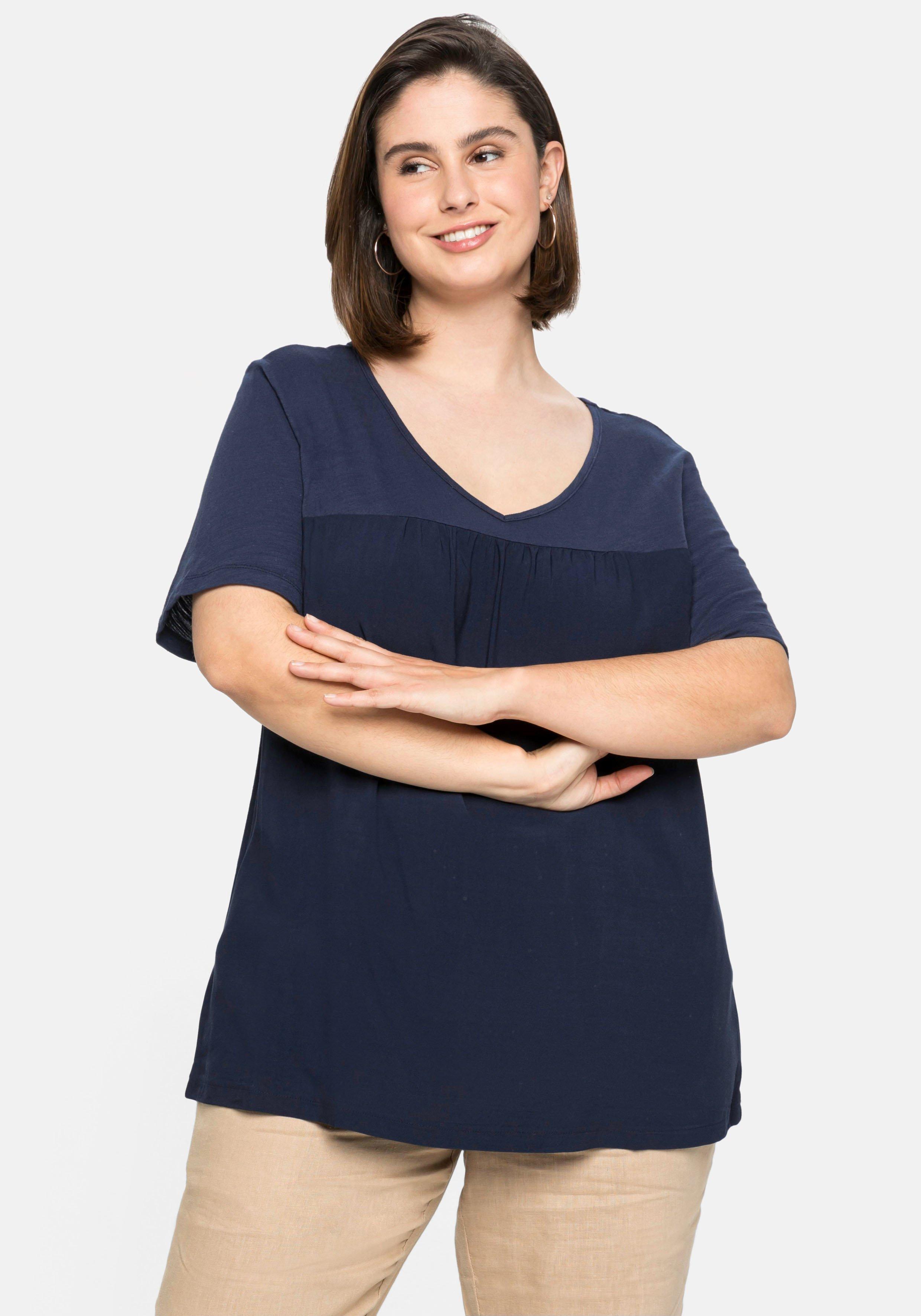 Shirt im Materialmix, in A-Linie