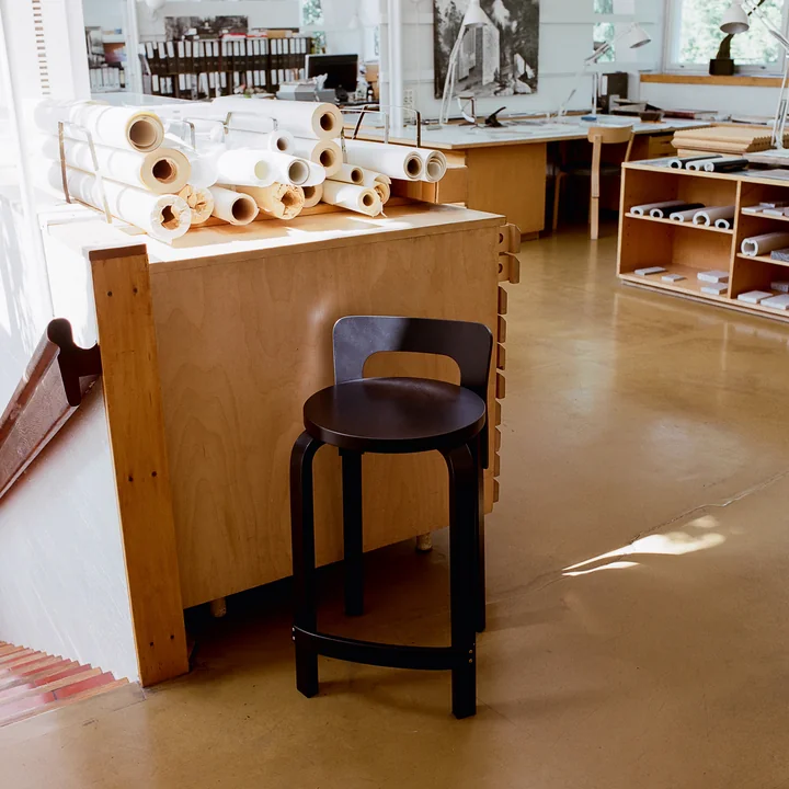 Artek - K65 Küchenstuhl, Birke klar lackiert