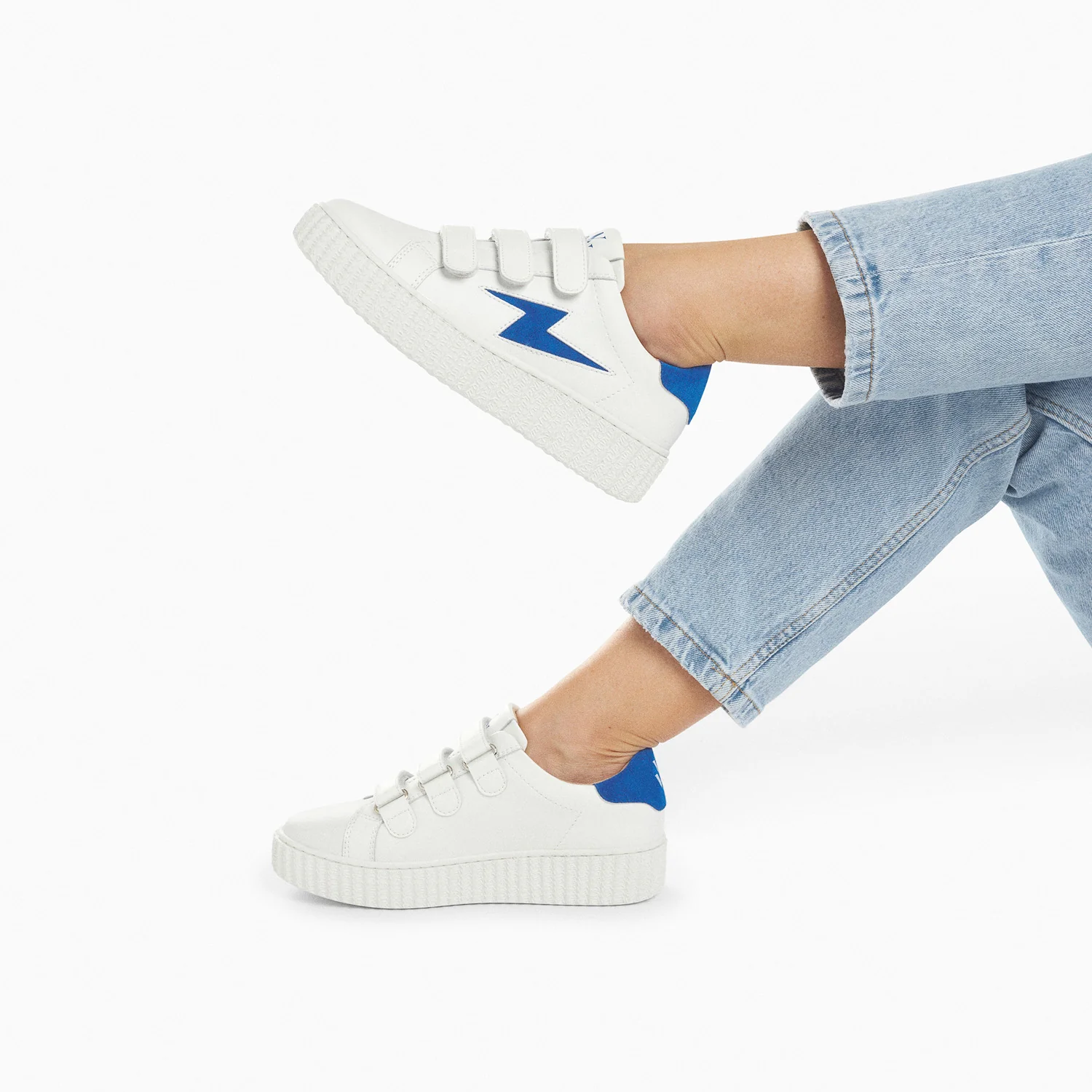 Sneakers-Baskets éclair Vicky blanc et bleu à scratchs