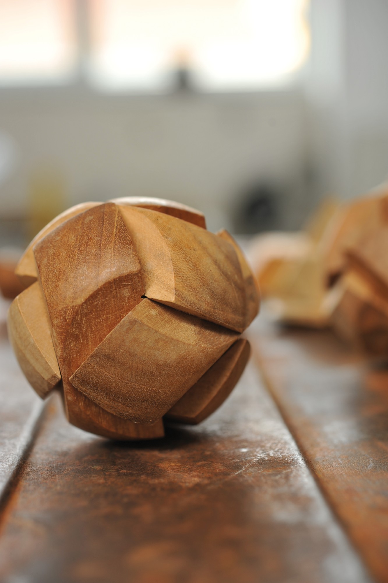 Puzzle 'Ball' aus Holz, braun, Ø 7 cm günstig bestellen