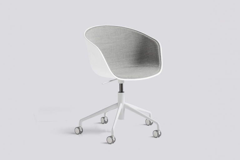 Hay About a Chair AAC52 gestoffeerde bureaustoel, onderstel zwart, kuip Black, Hallingdal 166