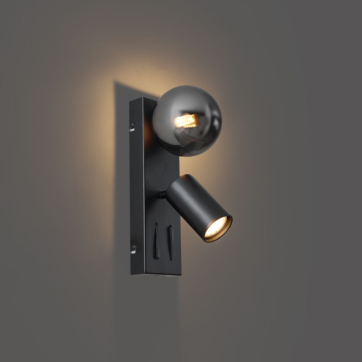 Moderne wandlamp zwart 2-lichts kantelbaar met USB-C poort - Lesly
