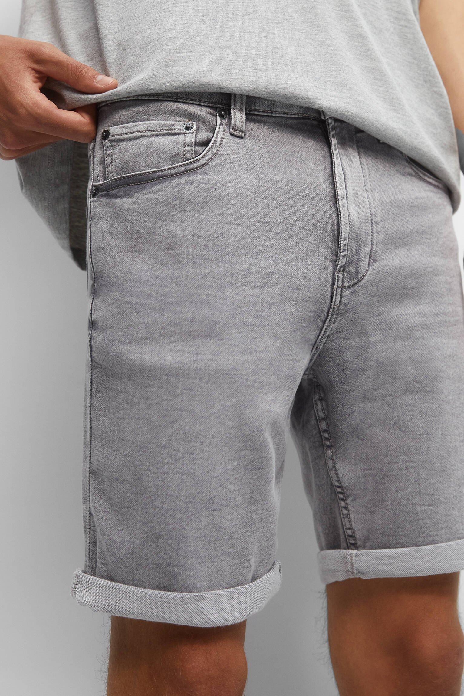 Bermuda jeans lavada - cinza
