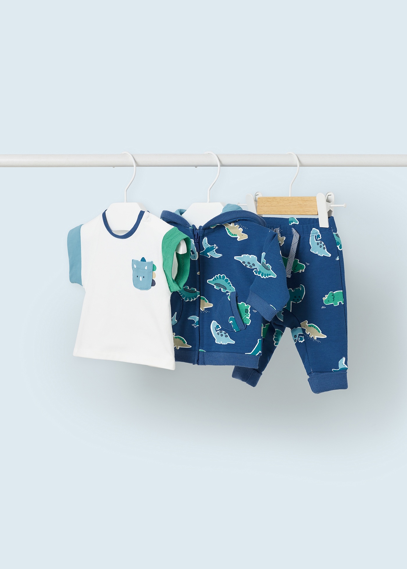 Conjunto de 3 peças em algodão sustentável para recém-nascidos.
