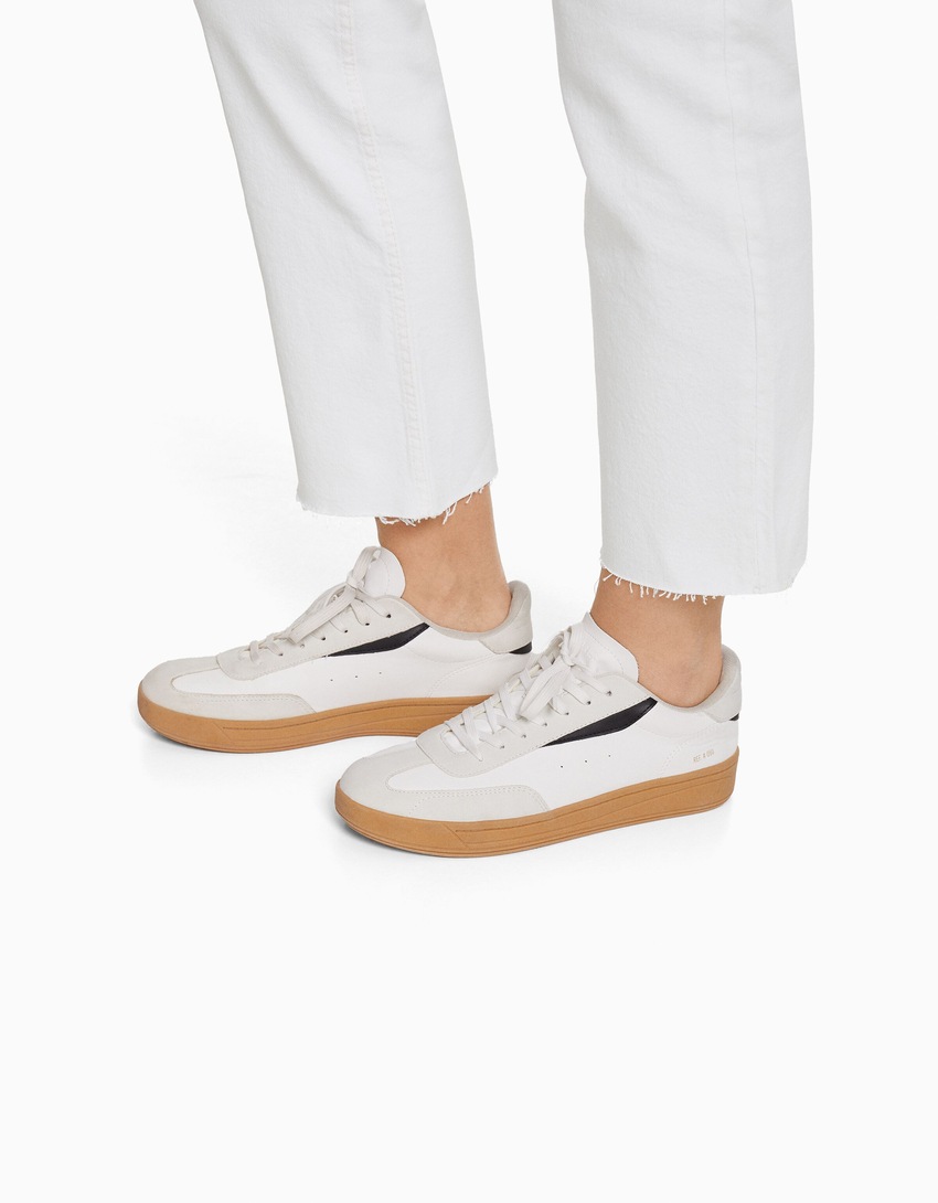 Calça jeans cropped boca de sino