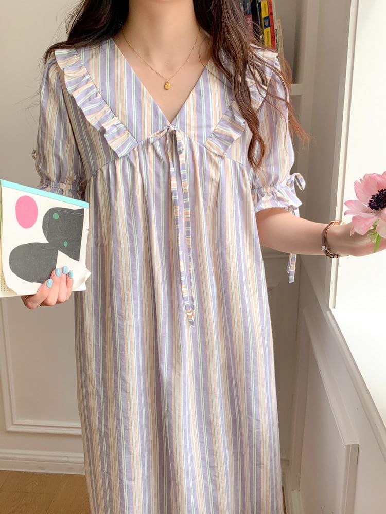 Sadelle - Gestreepte pyjamajurk met korte mouwen / pyjamatop / shorts / set
