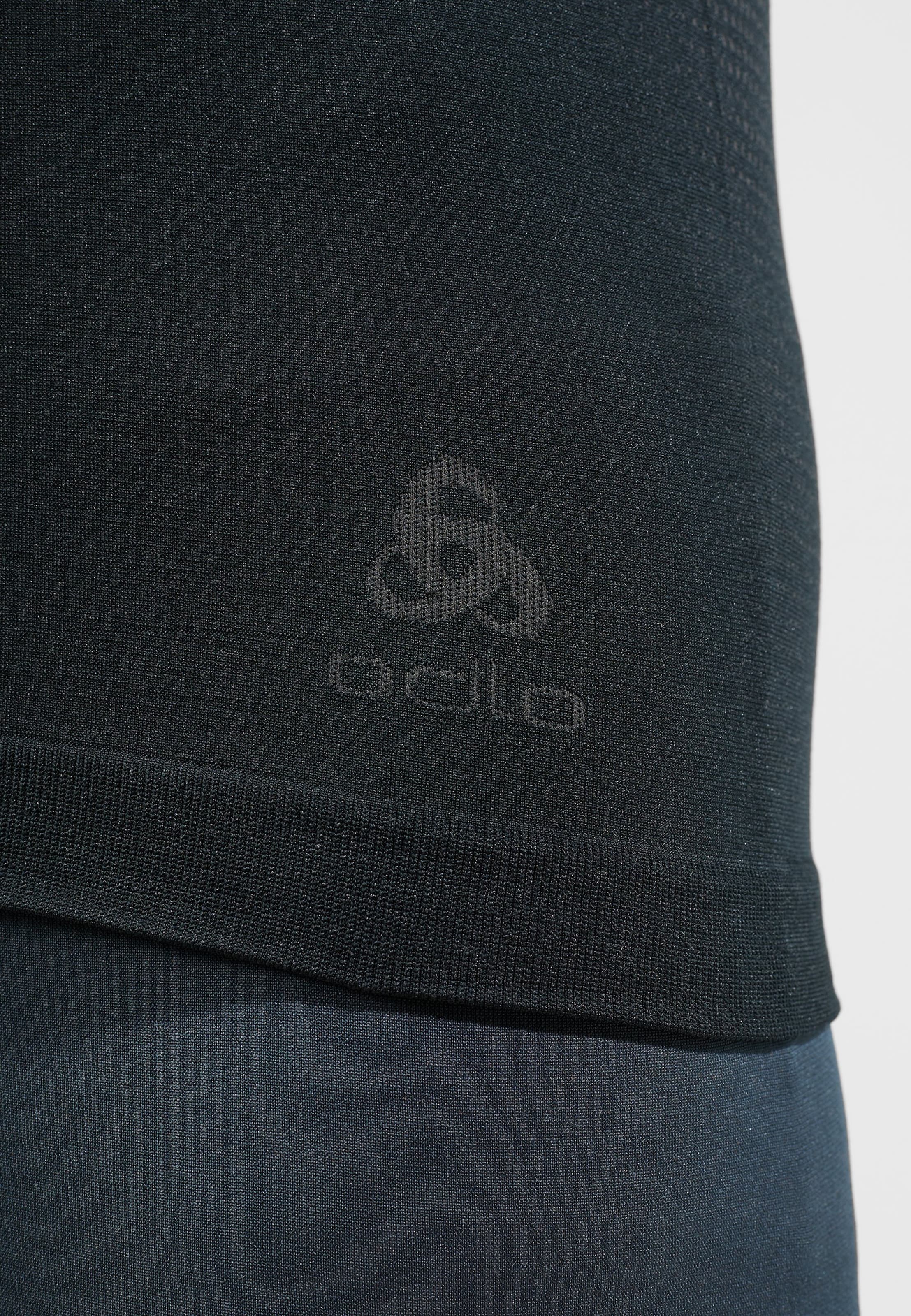 Performance Light Base Layer T-shirt in black