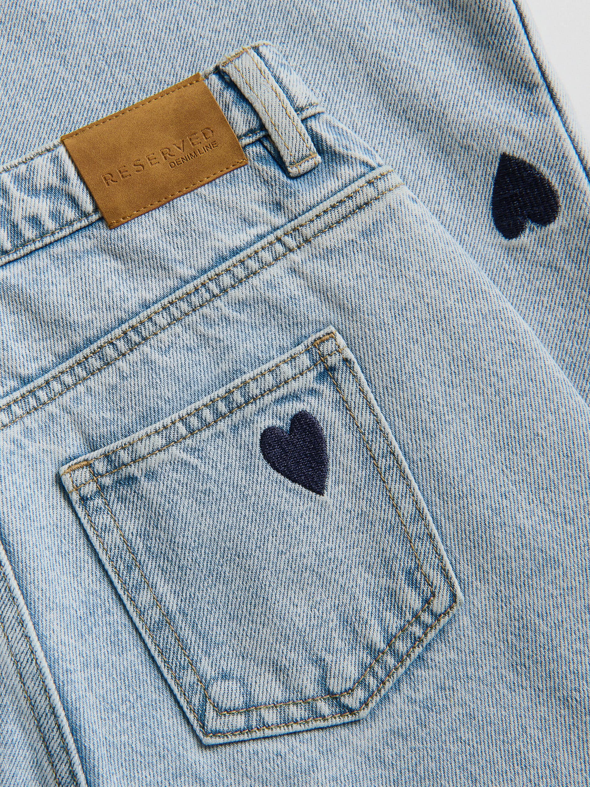 Jeans im Wide leg-Fit mit Stickereidetail