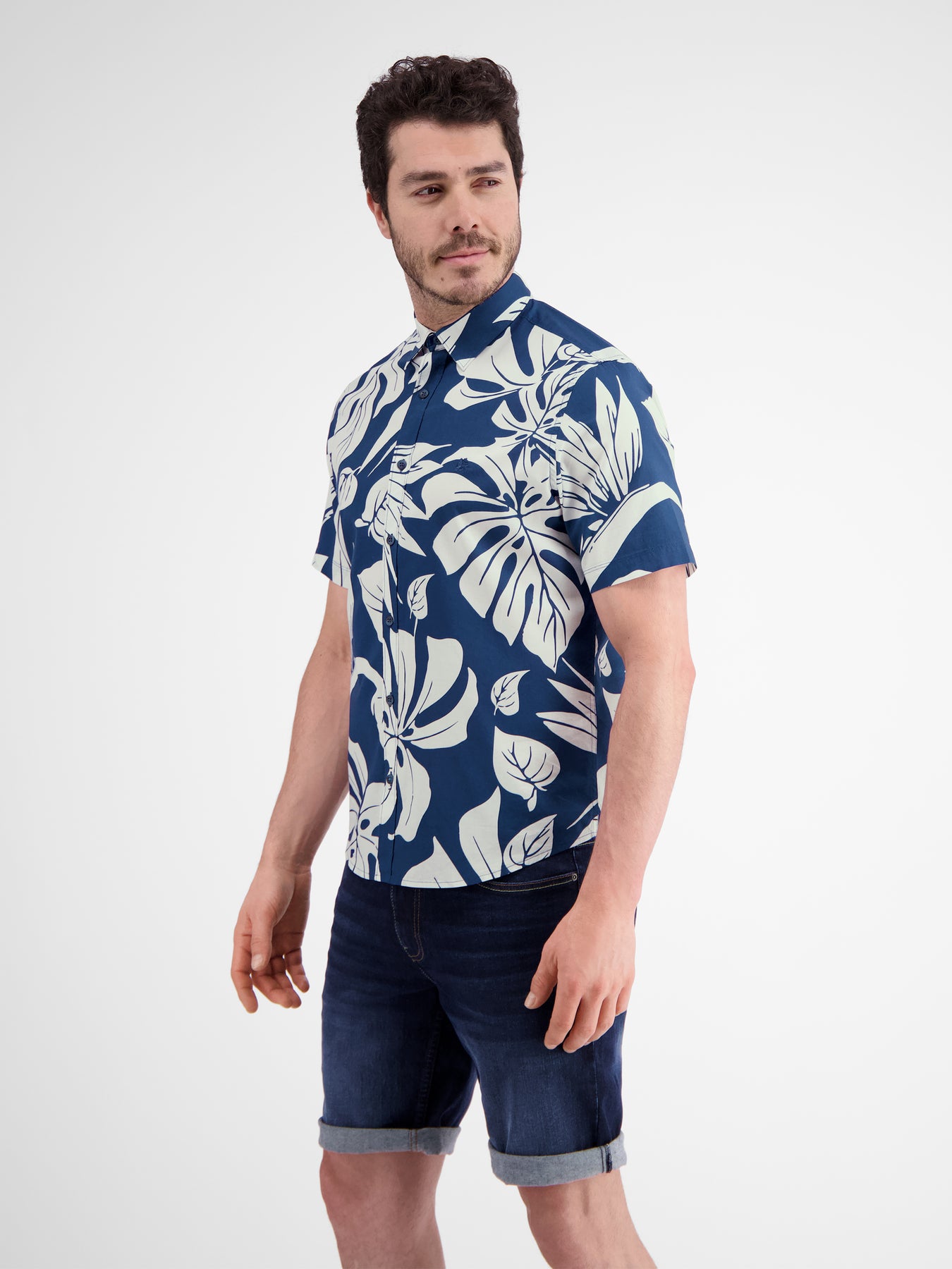 Kurzarmhemd im Hawaiian-Style