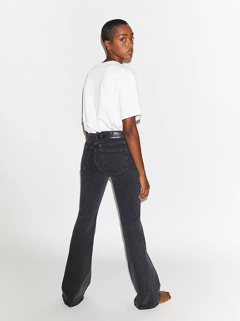 ARMEDANGELS Jeans Flared Fit ANAMAA schwarz