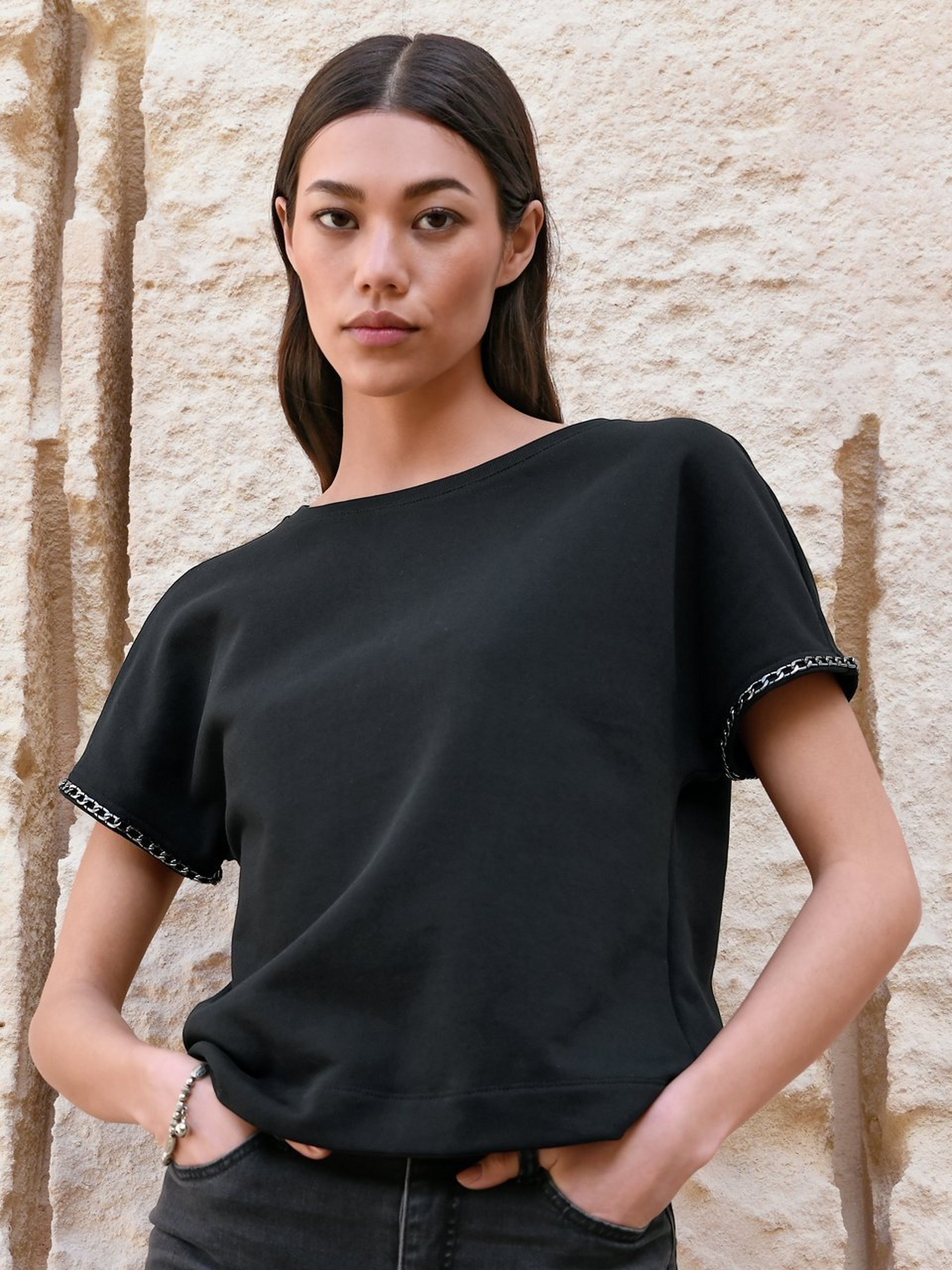 Shirt mit U-Boot-Ausschnitt