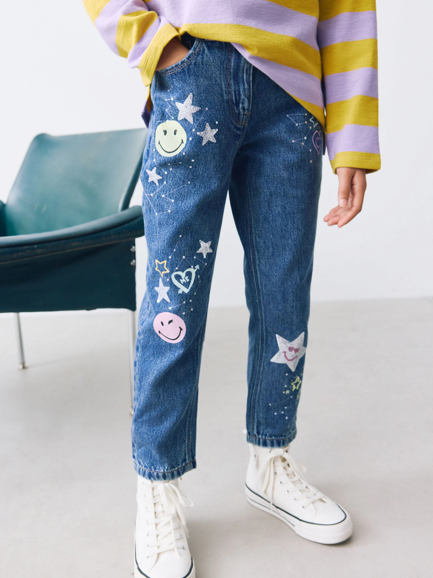 Normaal blauw - Jeans met rechte pijpen en bloemenborduursel (3-16jr)