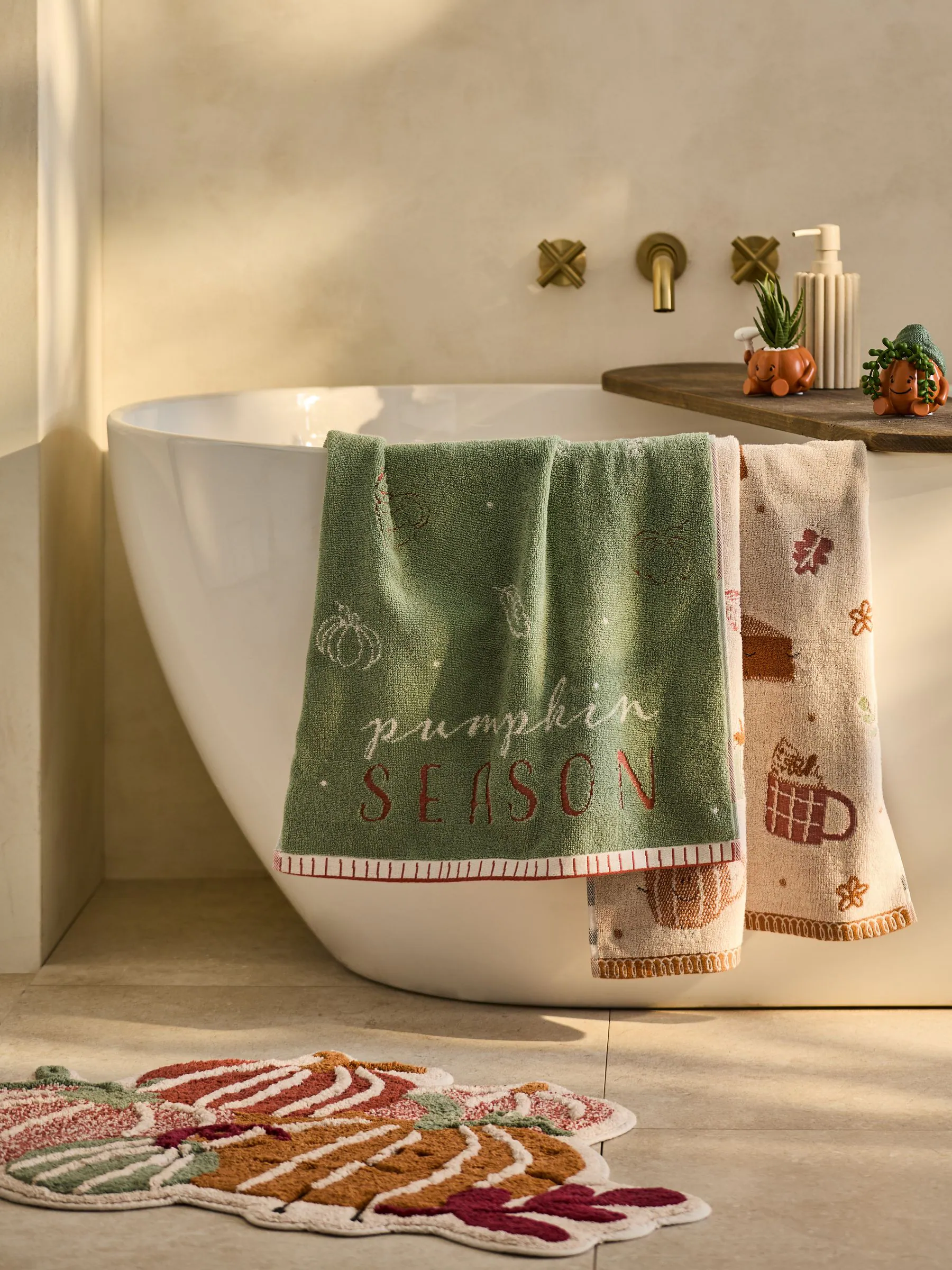 Set of 2 Autumn Pumpkin Season 100% Cotton Hand Towels