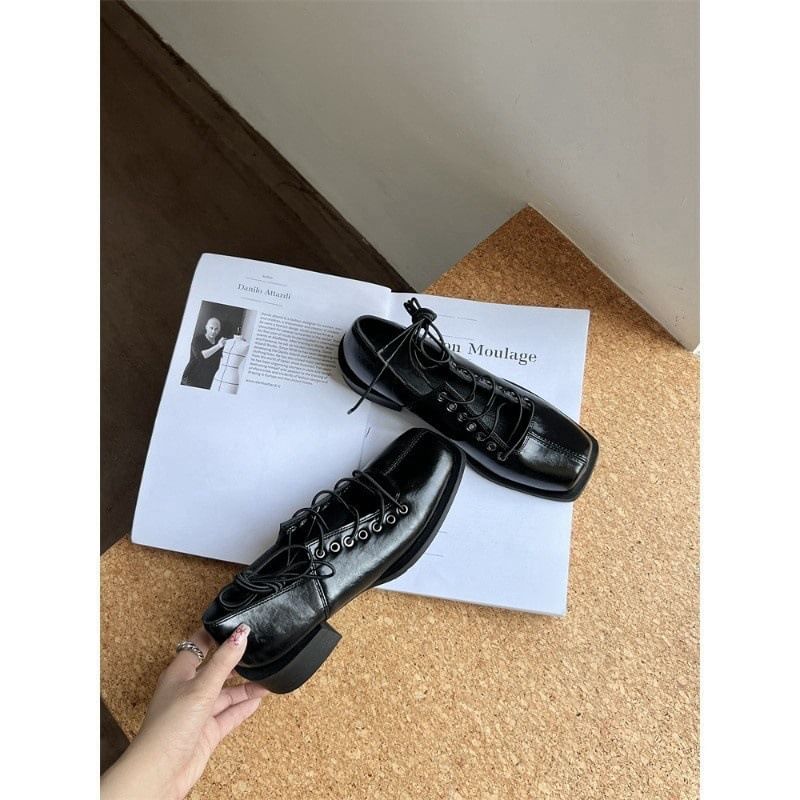 Karlao - Veterschoenen met vierkante neus