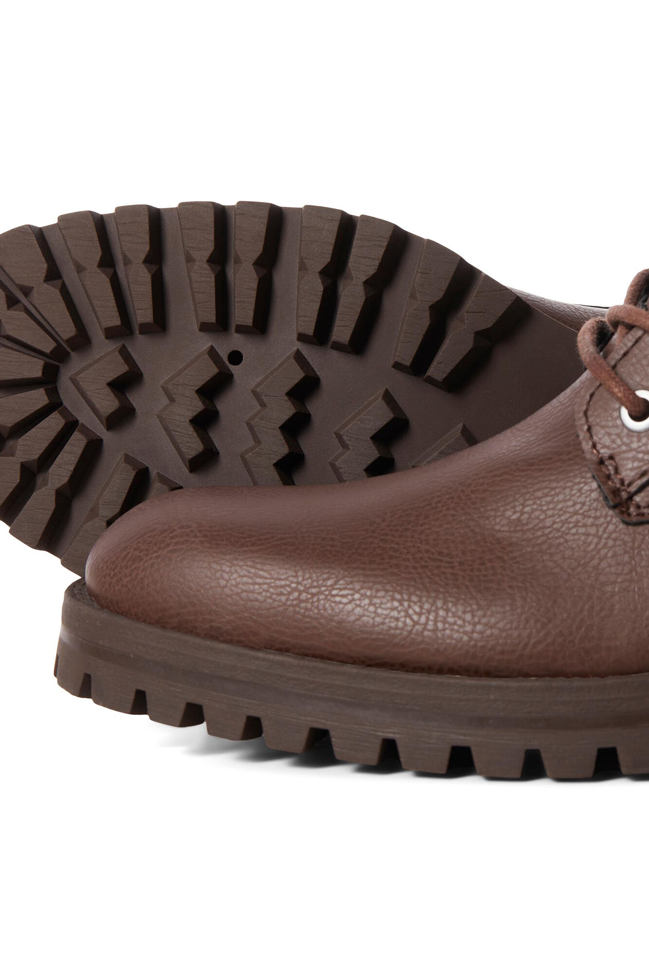 Bota de couro sintético com cadarços