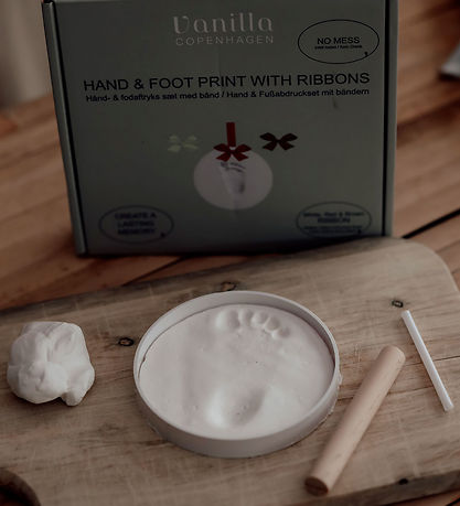 Vanilla Copenhagen Hand- und Fußabdruck-Set m. Band - Weiß/Rot/B