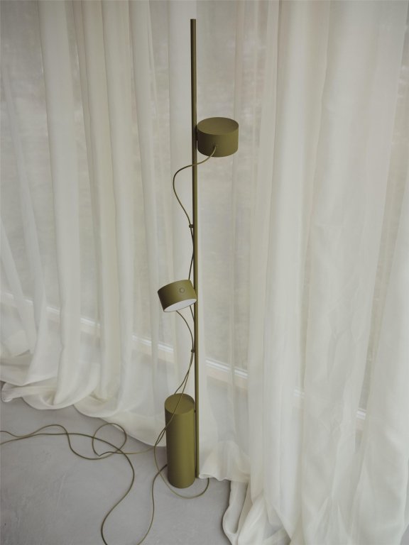 Muuto Post vloerlamp zwart