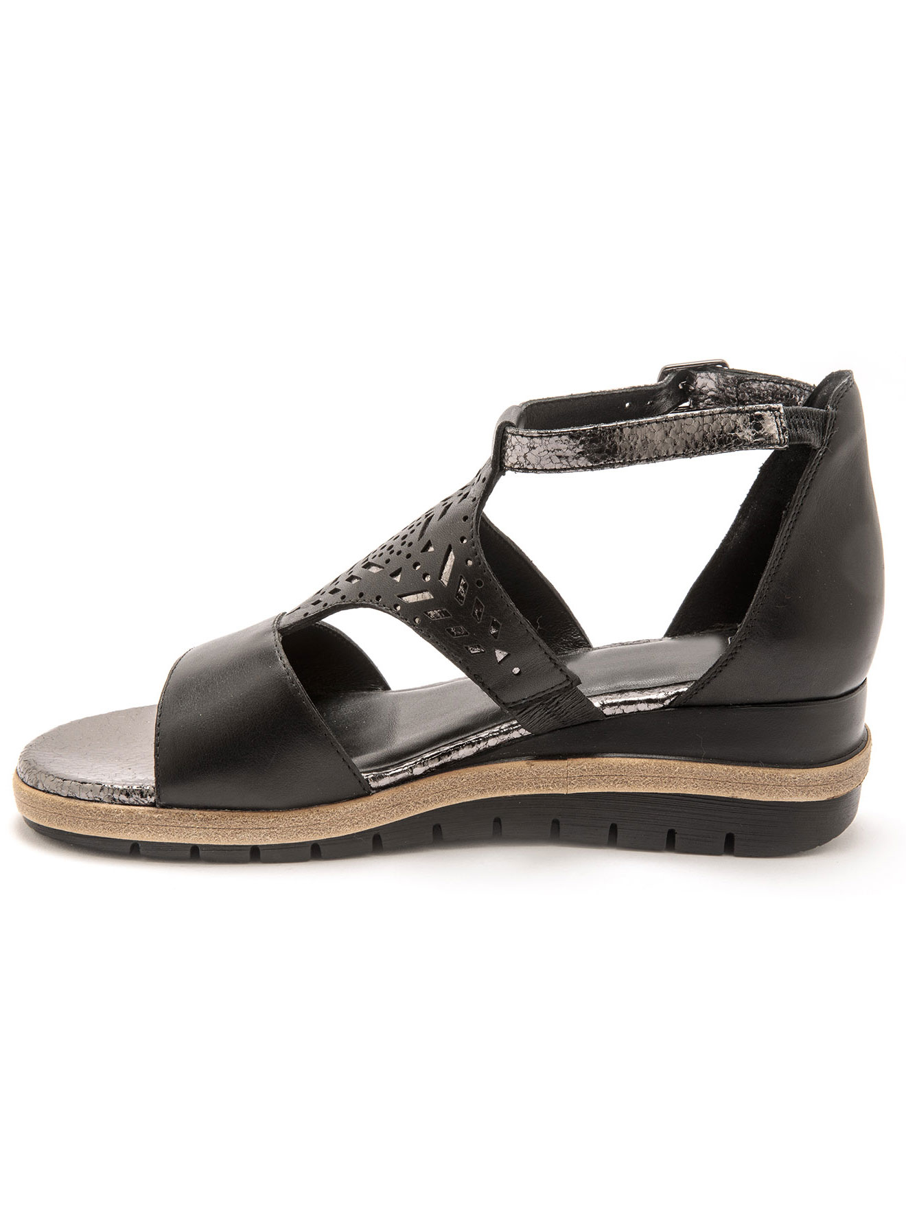 Sandales cuir motifs ajourés