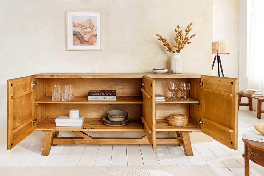 Massives Sideboard RIVIERA 155cm natur recyceltes Pinienholz Bohlenoptik