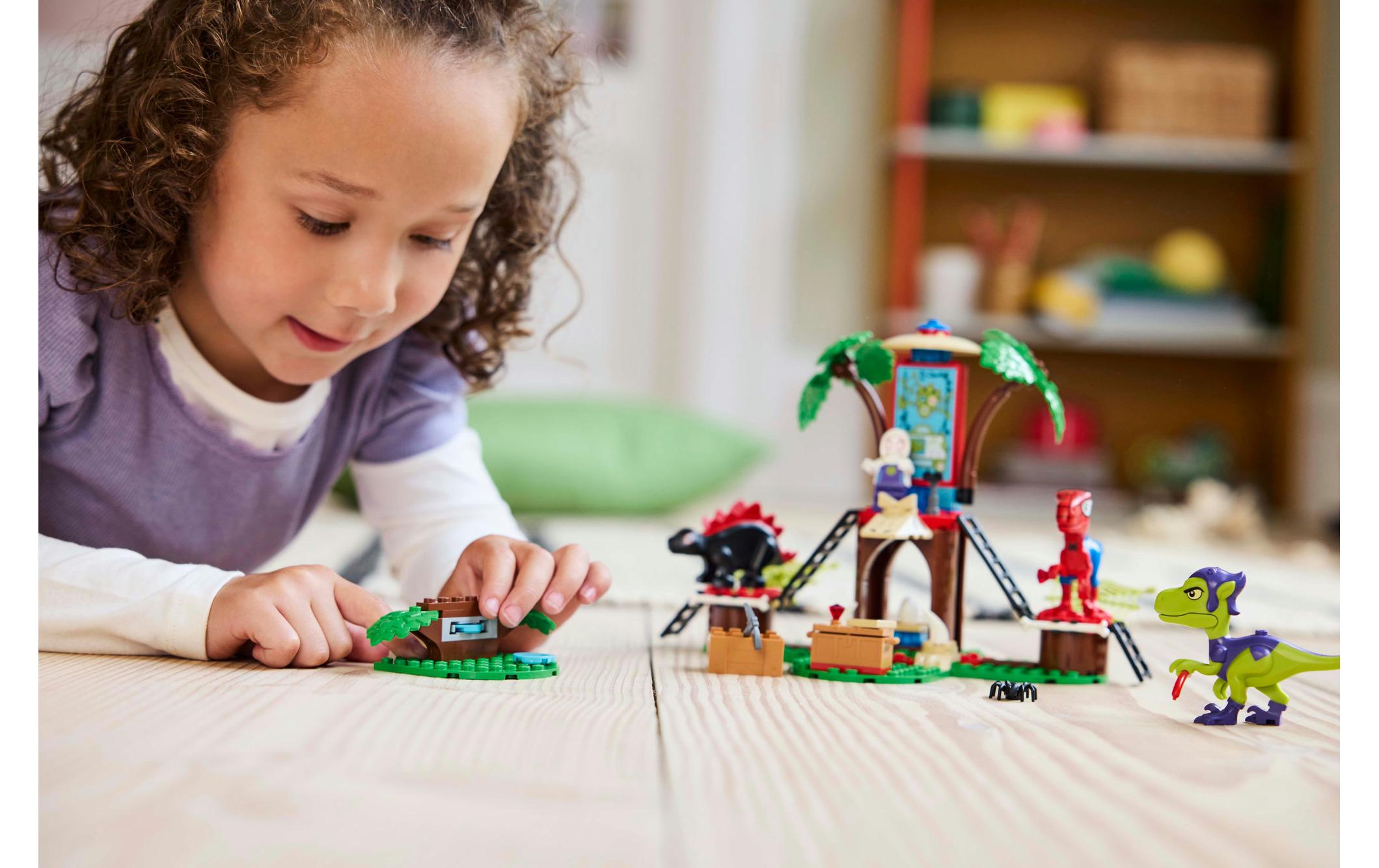 Marvel Showdown am Baumhaus 11200Bauset mit 2 Superhelden-Dinos: Stegosaurus und Raptor