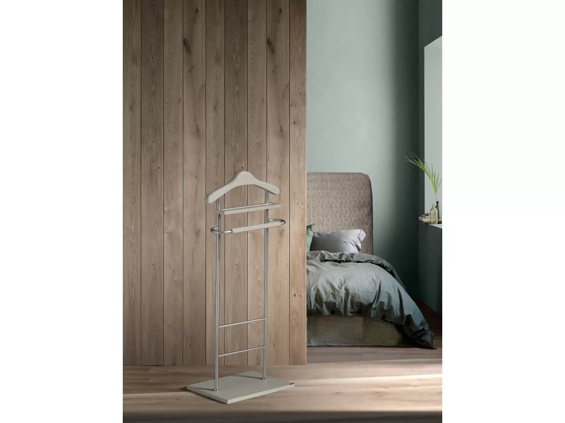 Valet de nuit - H110cm x L45cm x P28cm - hêtre massif taupe - Essence