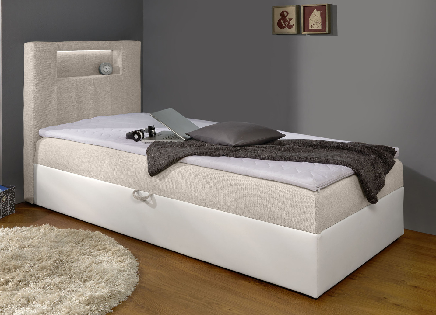 Boxspringbett mit integrierter LED-Beleuchtung