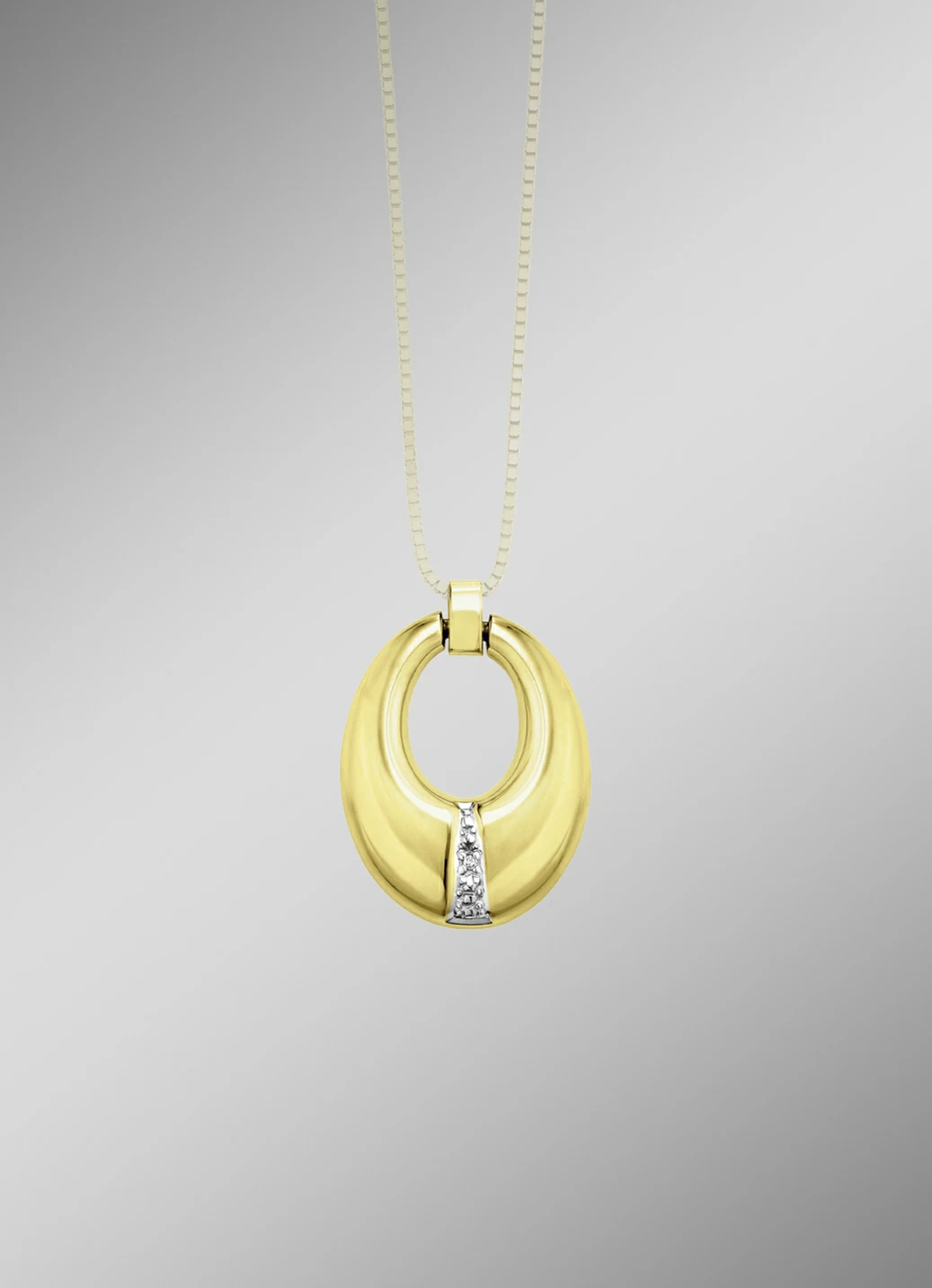 Zeitloser Anhänger mit Diamant