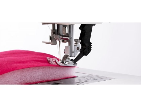 PFAFF - Machine à coudre ambition 630