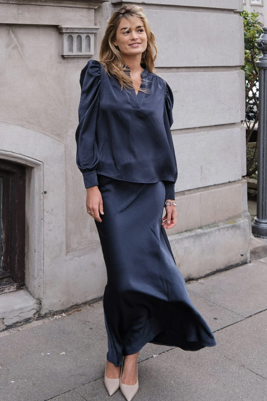 Neo Noir Rosslyn Heavy Sateen Blouse midnight blue