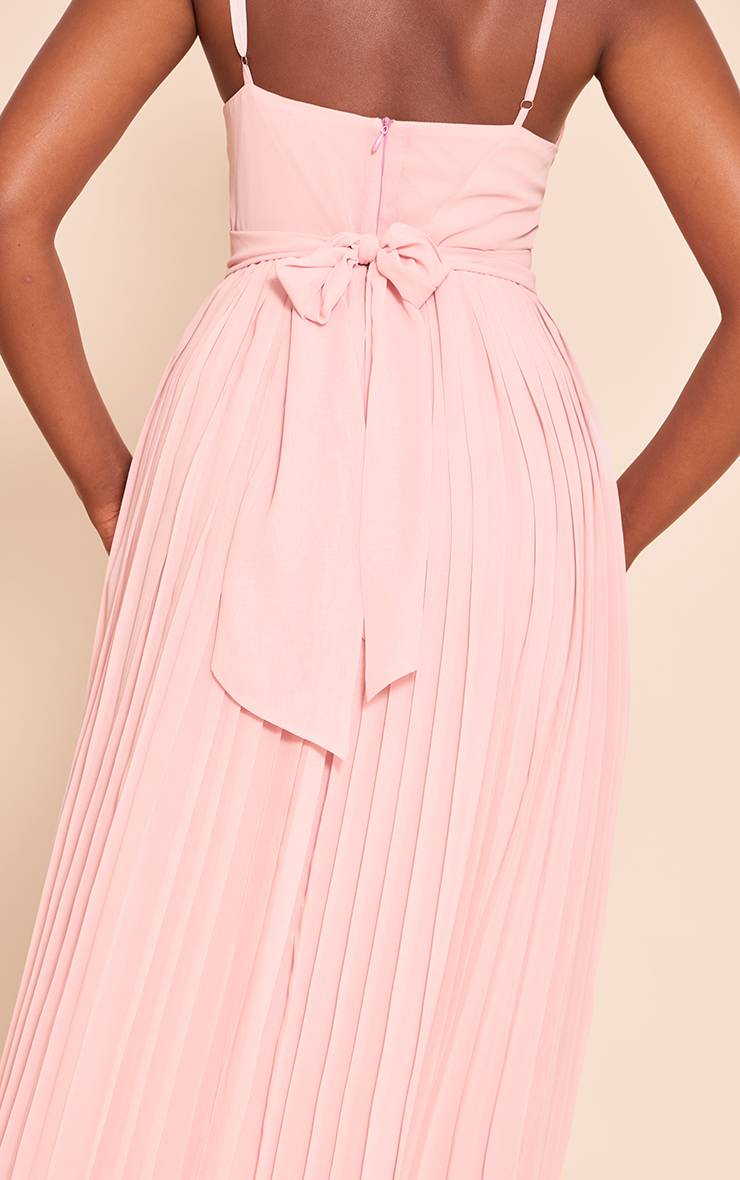 Rose Pâle Robe Longue En Mousseline Plissée À Bretelles Avec Ceinture