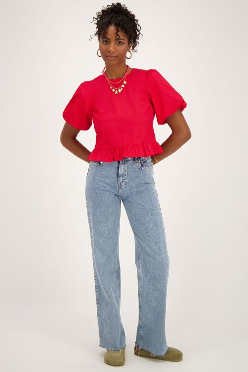 Rode blouse met pofmouwen en strikjes aan achterzijde