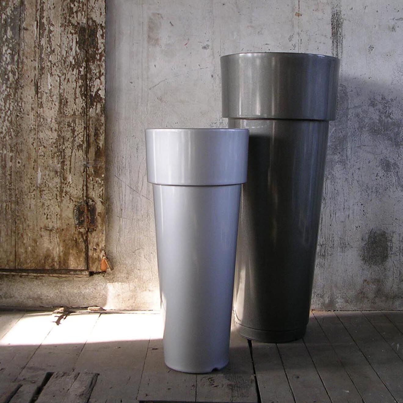Serralunga Pot Marcantonio Design par Nat Wave anthracite - D.39x90 cm