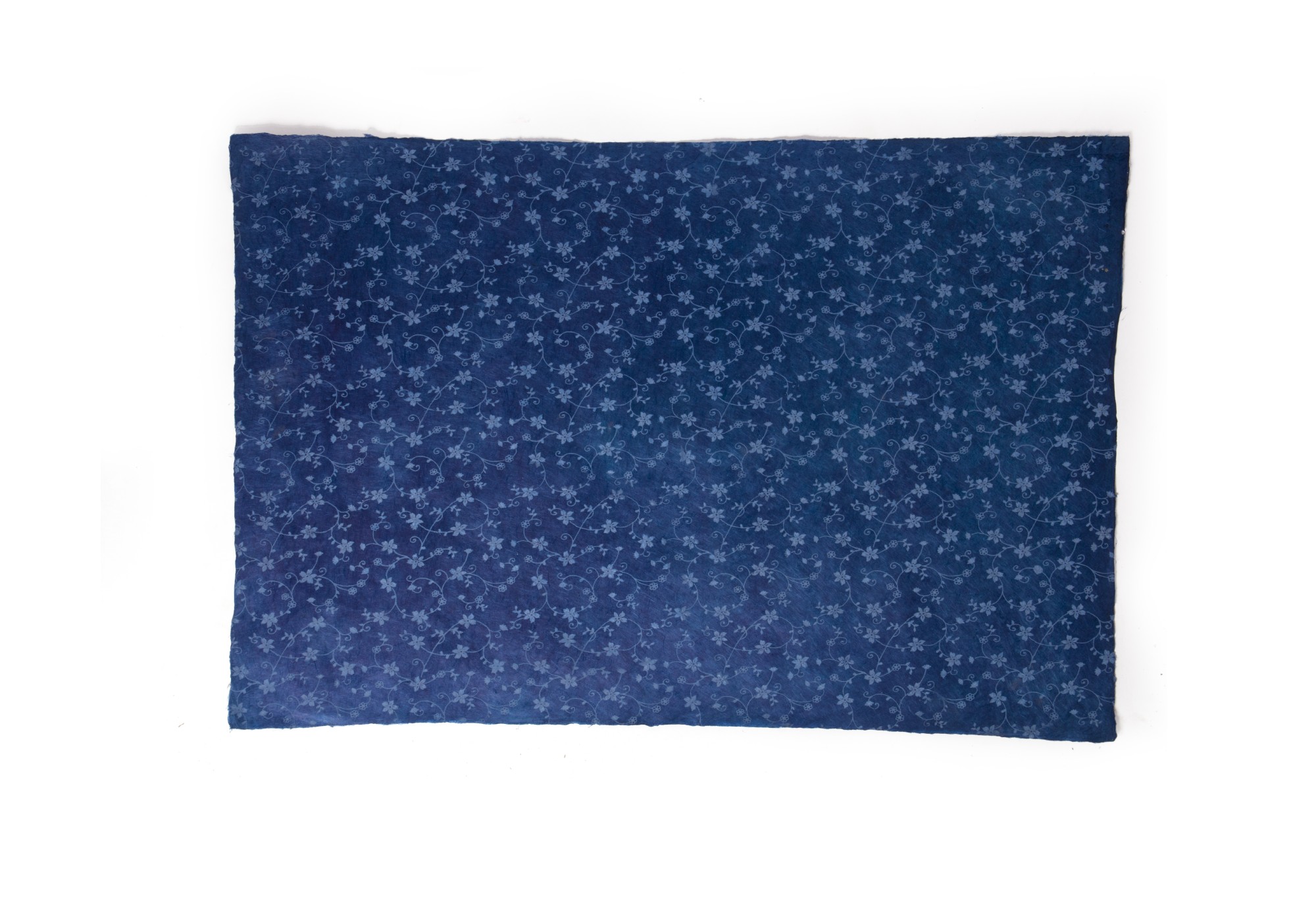 Geschenkpapier 'Blumen blau', handgeschöpft, L 76 cm, B 50 cm günstig bestellen