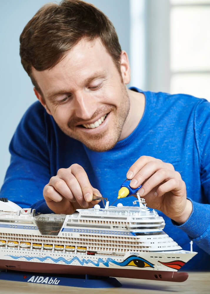 REVELL 05230   Modellbausatz Cruiser Ship AIDAblu, AIDAsol, AIDAmar, AIDAstella 1:400, ab 12 Jahre