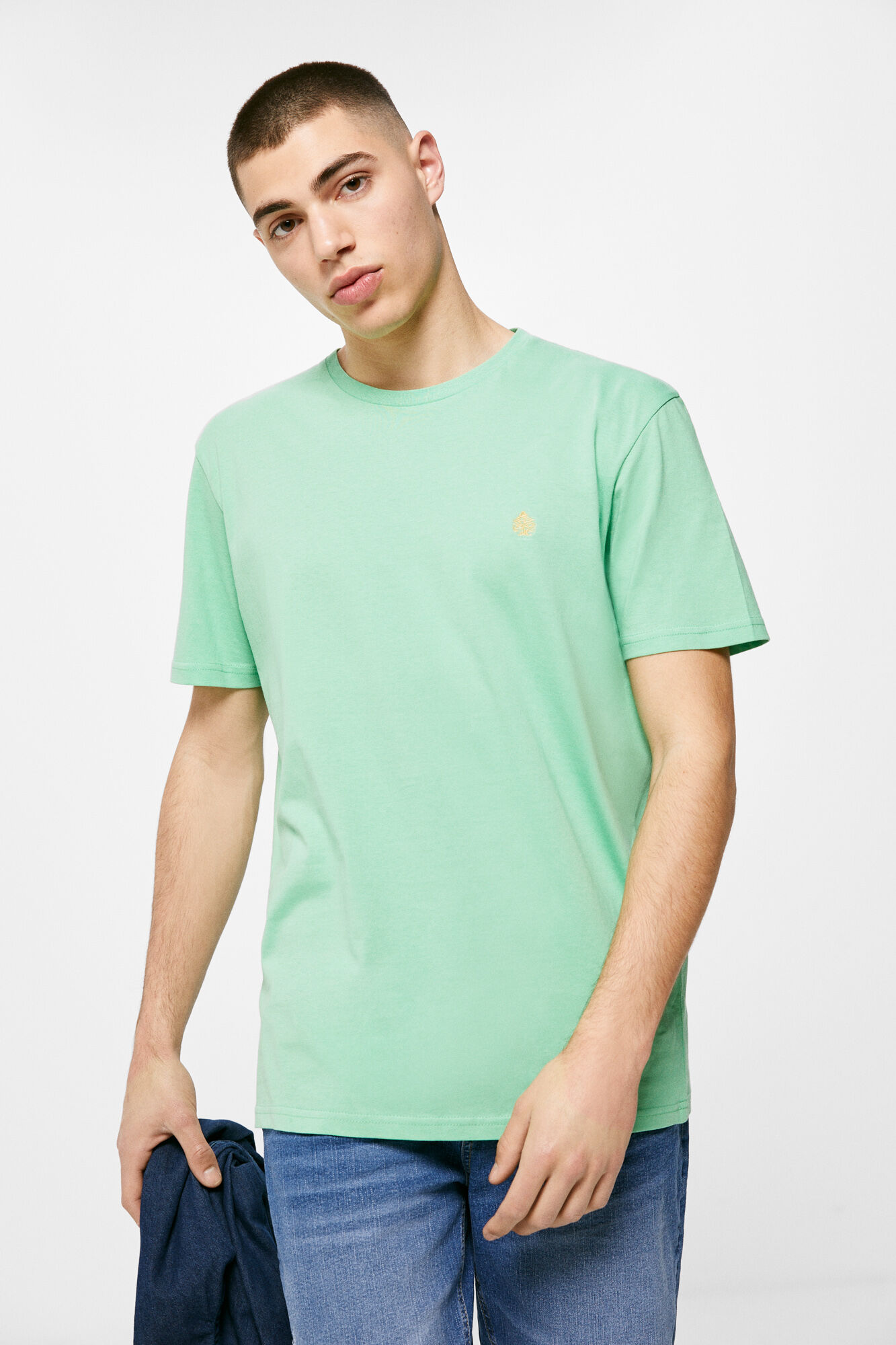 Camiseta básica com estampa de árvore - verde