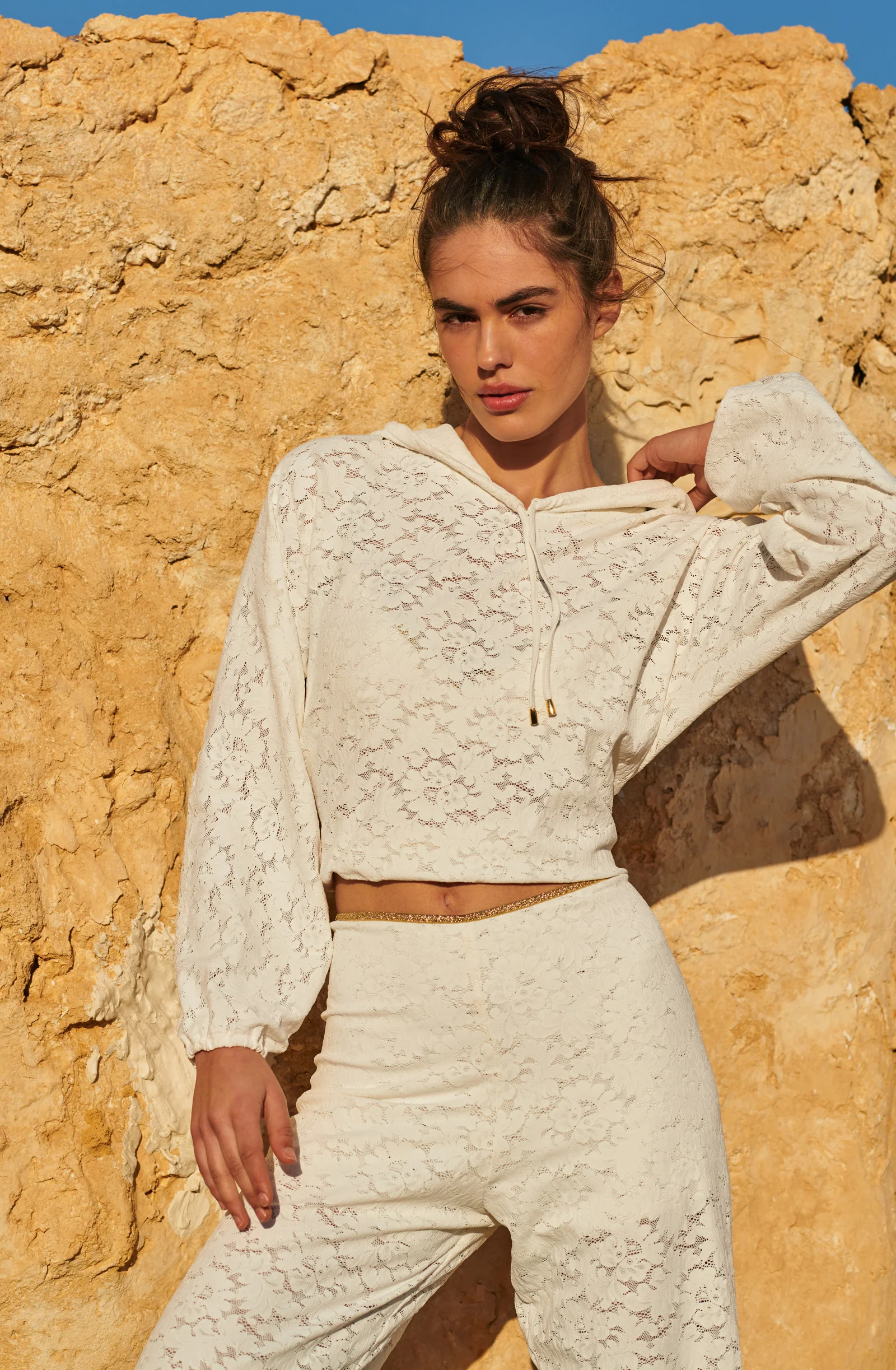 toria Sweat à capuche blanc écume en dentelle Écume