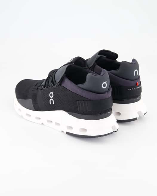 ON Running Cloudnova Sportschuhe in Schwarz