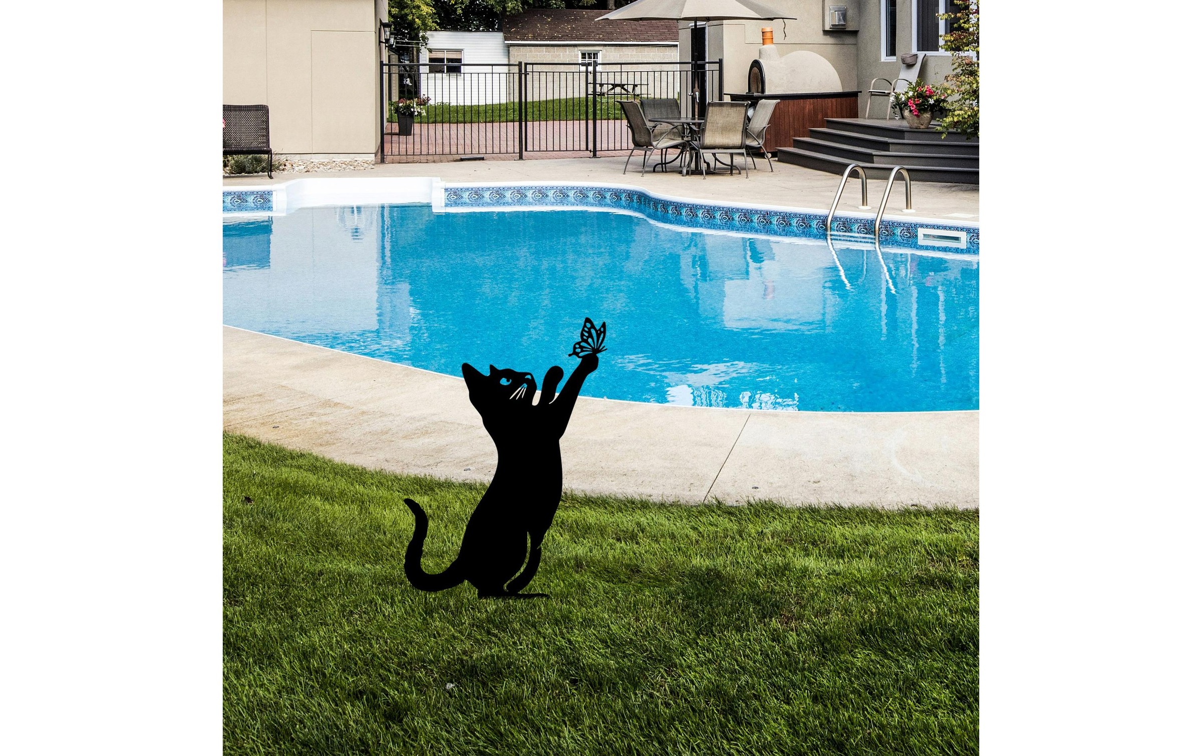 Gartenfigur »Wallxpert Katze mit Schmeterling 49 x 24 cm« Zeigen realistische Details und exquisite Handwerkskunst