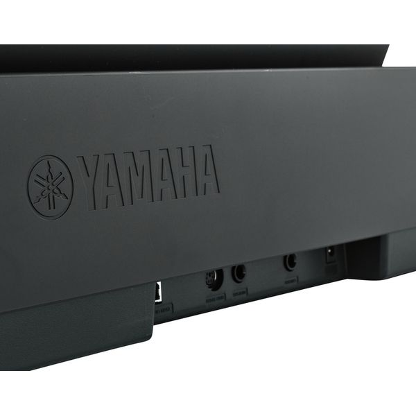 Yamaha P-145 B