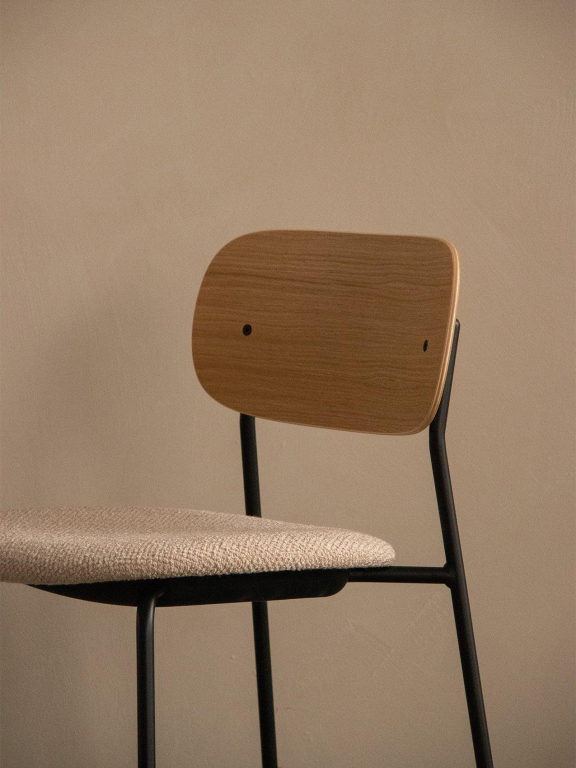 Audo Copenhagen Co Bar barkruk H105 zitting Bouclé 02 naturel eiken