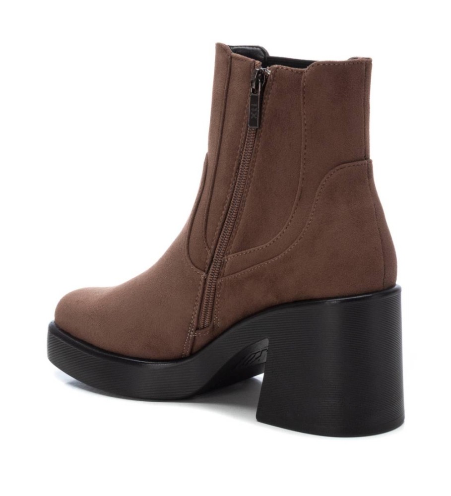 Botas de cano curto Xti 142155 cor taupe - altura do salto: 8 cm