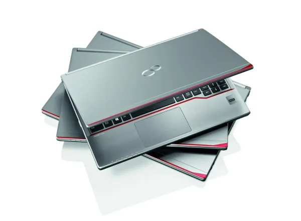 Fujitsu LIFEBOOK E733 - Core i5 3230M / 2.6 GHz - Win7 PRO / WIN8 - 4 GB RAM - 13.3
