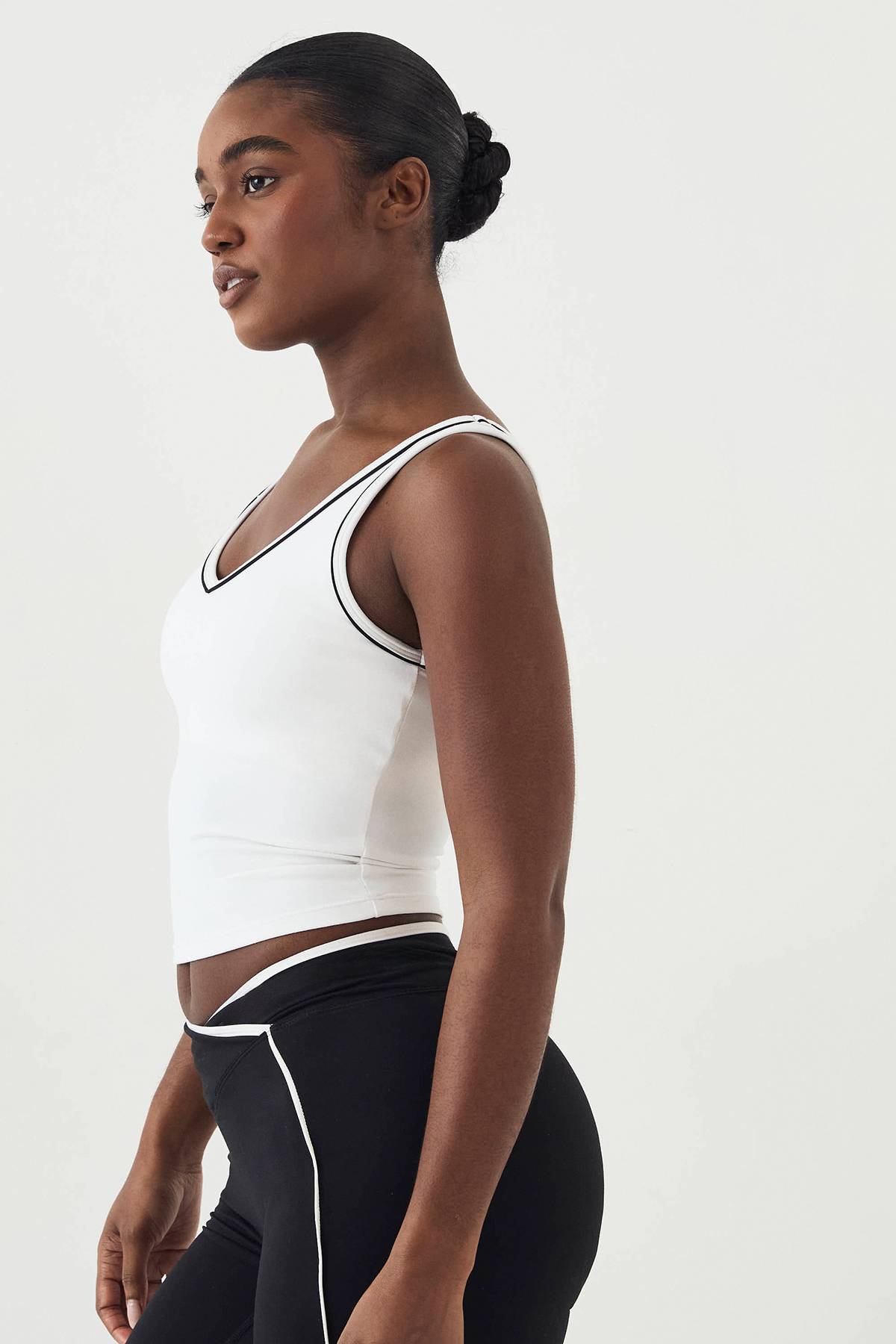 Haut Débardeur Matelassé Ultra Sculpt avec Détails de Passepoil DSGN Studio