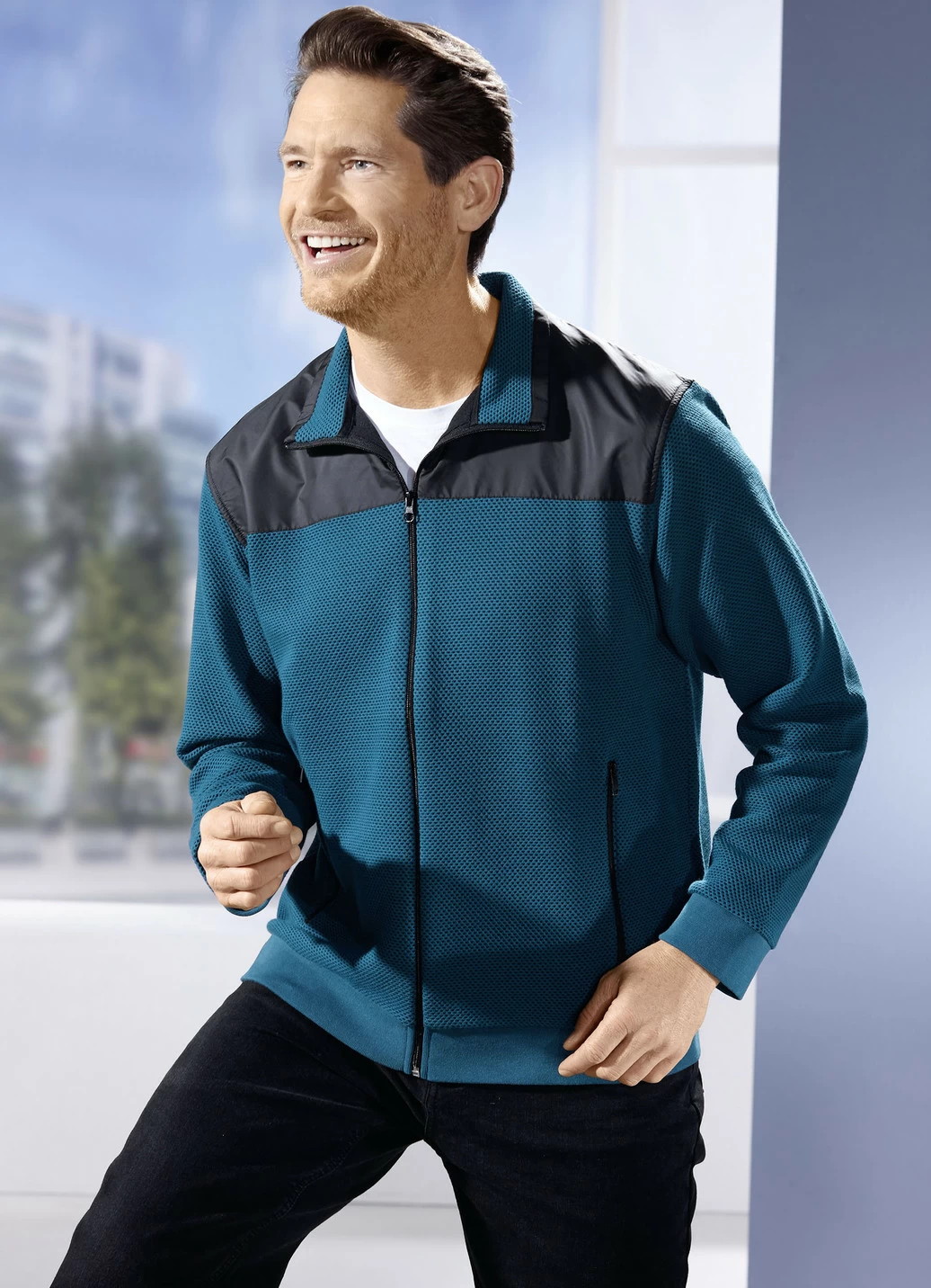 Sweatjacke mit Seitentaschen