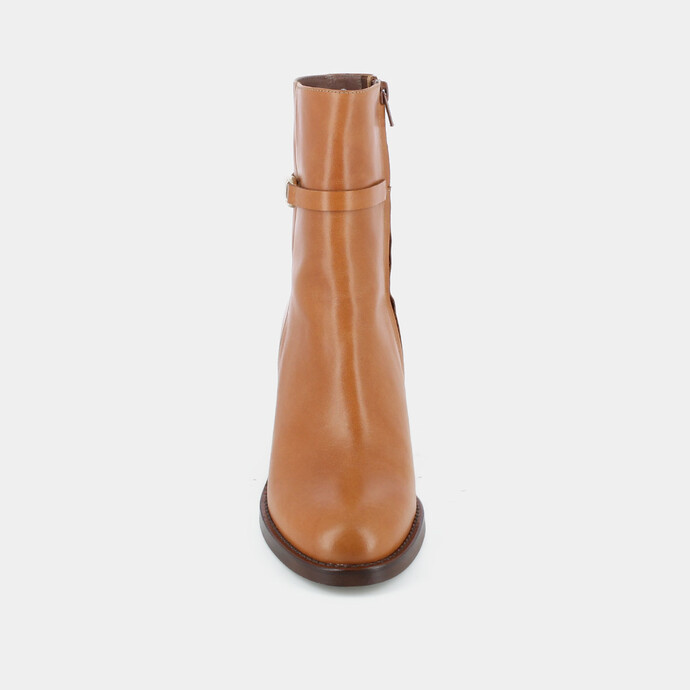 Bottines à talons et boucles  en cuir camel
