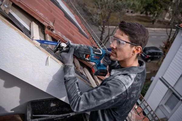 Bosch BAJONETSAV GSA 18V-28 SOLO L-BOXX - SOLO